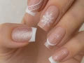 10 ideas de uñas copo de nieve para presumir en Navidad
