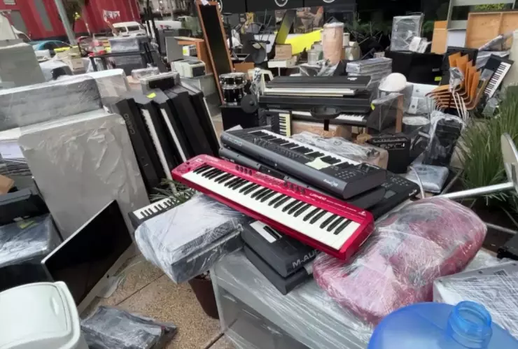 CDMX: Ladrones roban escuela de Música tras desalojo, cerca del Monumento a la Revolución