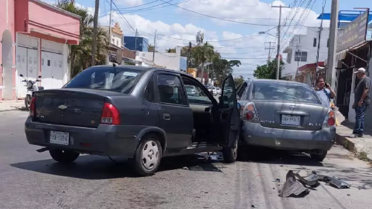 FOTOS_ Fuerte accidente en Francisco de Montejo hoy 28 de marzo de 2025, deja importantes daños