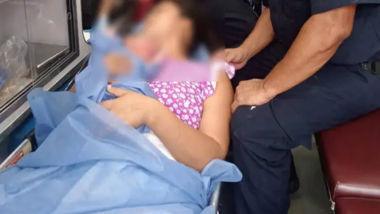 ¡Emergencia! Mujer entra en labor de parto y BEBÉ nace en pleno Periférico de Mérida
