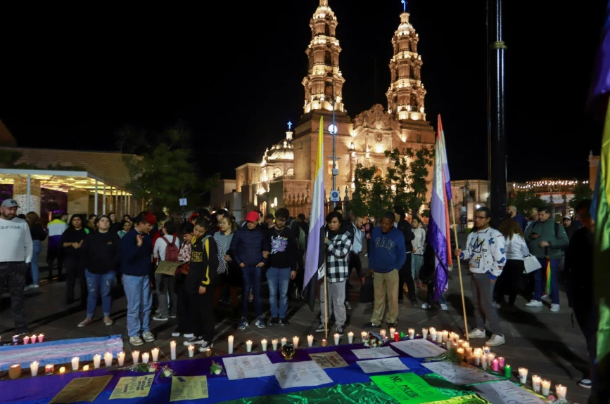 Ociel Baena se convirtió en una figura importante en redes sociales, pues solía compartir videos en donde aparecía con diferentes atuendos dentro del tribunal.