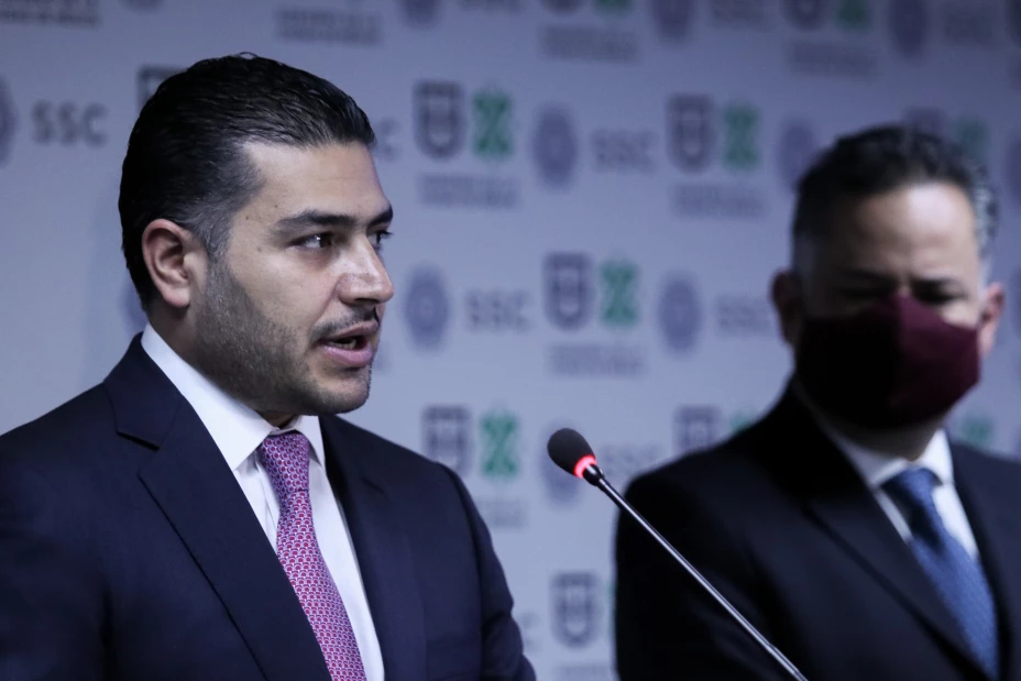 Omar García Harfuch y Santiago Nieto durante la conferencia de prensa para anunciar resultados de la denominada Operación Zócalo