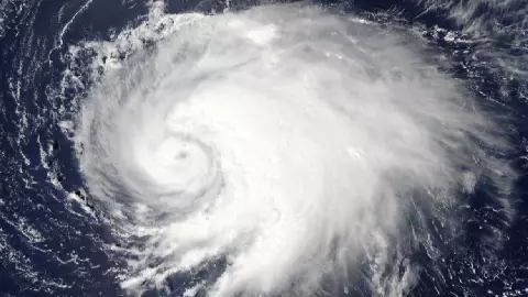 Leslie evoluciona a huracán categoría 1 en el Atlántico_ ¿Hay riesgo en México_.jpg