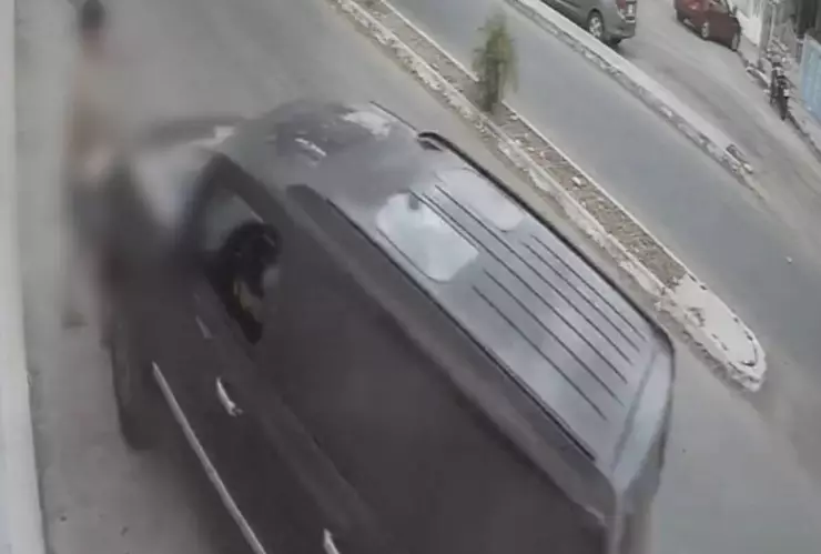 AL MOMENTO_ Conductor ATROPELLA a una mujer en calles de Kanasín