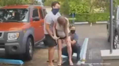 mujer nacimiento bebe estacionamiento.jpg