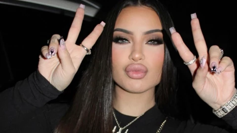 ¿Quién era DELAROSA, cantante de corridos tumbados que fue asesinada en Los Angeles.png