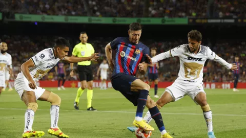 Robert Lewandowski ante Pumas