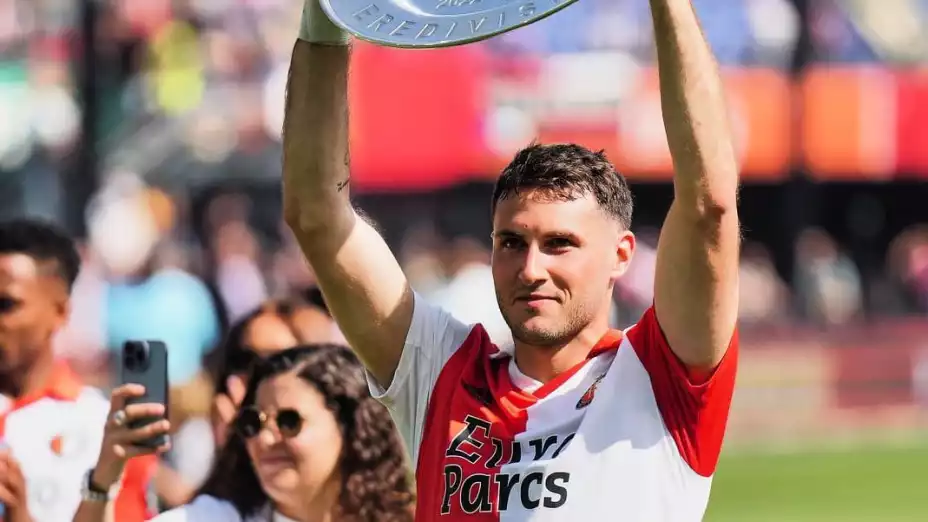 Santiago Giménez ahora está en la mira de uno de grandes de la Serie A