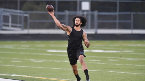 Han quitado el veto al QB, Colin Kapernick 