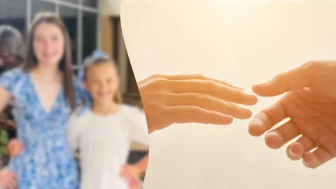 Hermanas cristianas aparecen tomadas de la mano luego de ser arrastradas por crecida en Texas