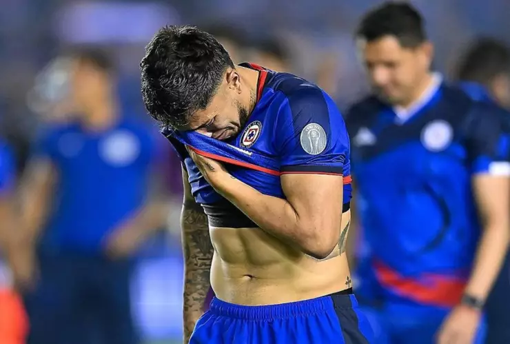 Carlos Salcedo sale del Cruz Azul; La Máquina confirma desvinculación