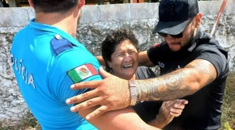 stripper-ixil-dia-madres.jpg