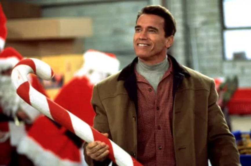 Escena de la película ‘El Regalo Prometido’ (Jingle All The Way) por Azteca 7.