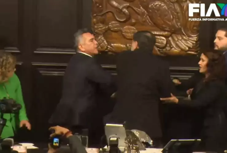 pelea en el congreso