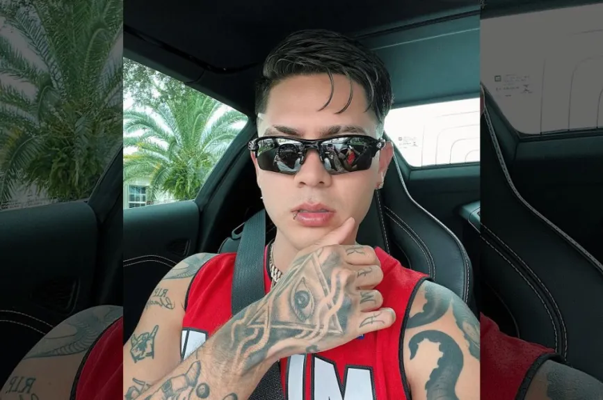 Juan de Dios selfie con lentes.jpg