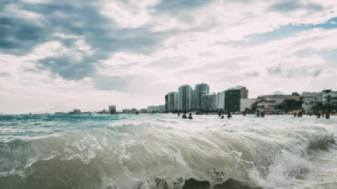 Fallece niño de 12 años al ser impactado por bala perdida en Cancún