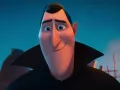 En Hotel Transylvania, Drácula aún mantiene su aristocracia y poderes, pero se ve más preocupado por el bienestar de su hija y el funcionamiento de su hotel, lo que lo hace más cómico y accesible.