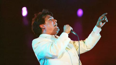 Juan Gabriel.