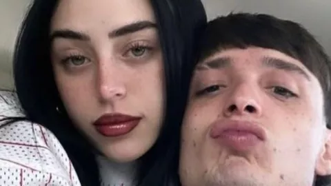 Nueva foto de Peso Pluma con Nicki Nicole