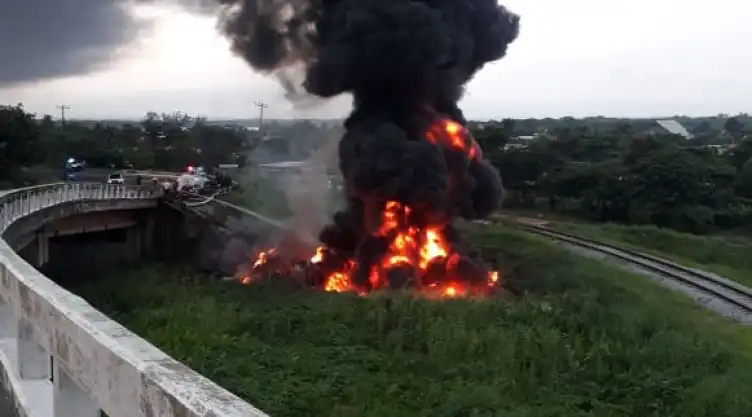 Explosión de pipa en Coatzacoalcos
