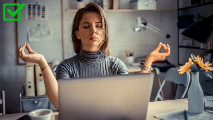 4 ideas de diseño para decorar tu oficina y aumentar la productividad, según la IA.jpg