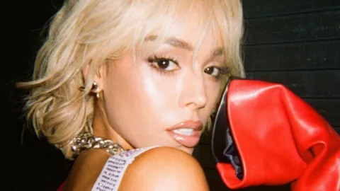 Danna Paola impacta con cambio de look para cerrar el año. (FOTO)