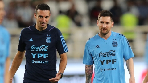 Leonel Scaloni y Messi