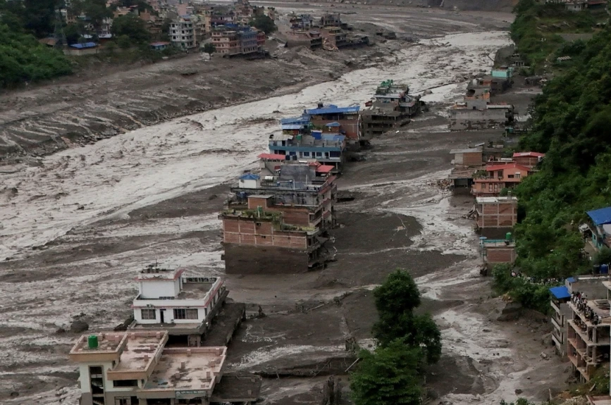 Deslave en Nepal deja al menos 160 muertos y más de 400 desaparecidos