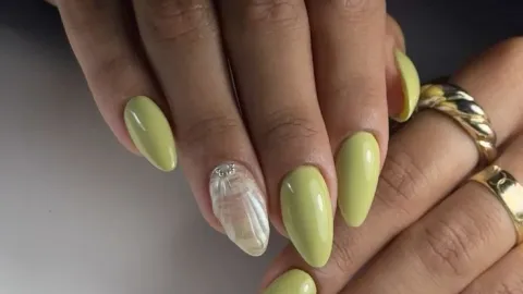 13 diseños de uñas para playa que en las manos se ven increíbles: sencillas, elegantes y modernas