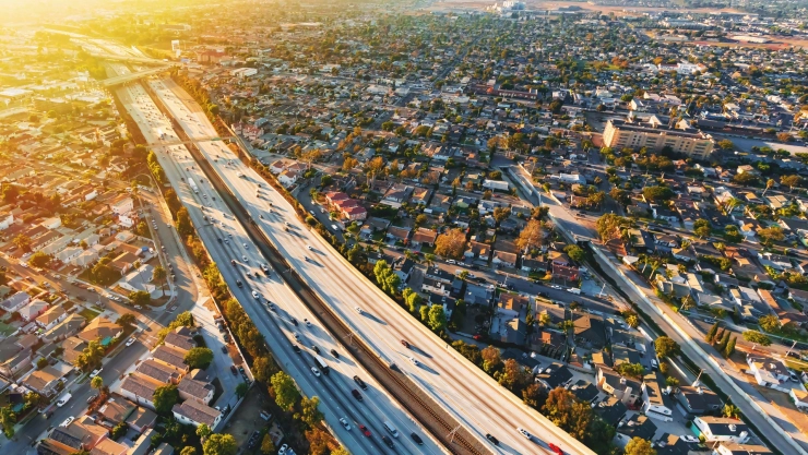 Vista aérea de una autopista Los Angeles, California