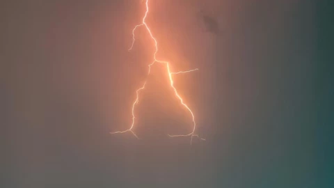 ¡Alerta en BC! Lluvias, rayos y fuertes vientos llegarán hoy a esta hora