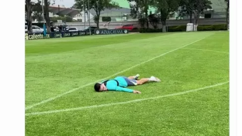 Memes Chicharito y su lesión