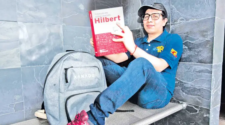 CASTRO-Estudiante-del-IPN-gana-tres-primeros-lugares-en-el-concurso-internacional-Hackathon-QHack---Prensa-IPN-(4).jpg