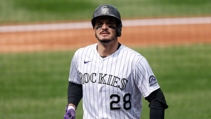 Nolan Arenado firma con los Rockies de Colorado