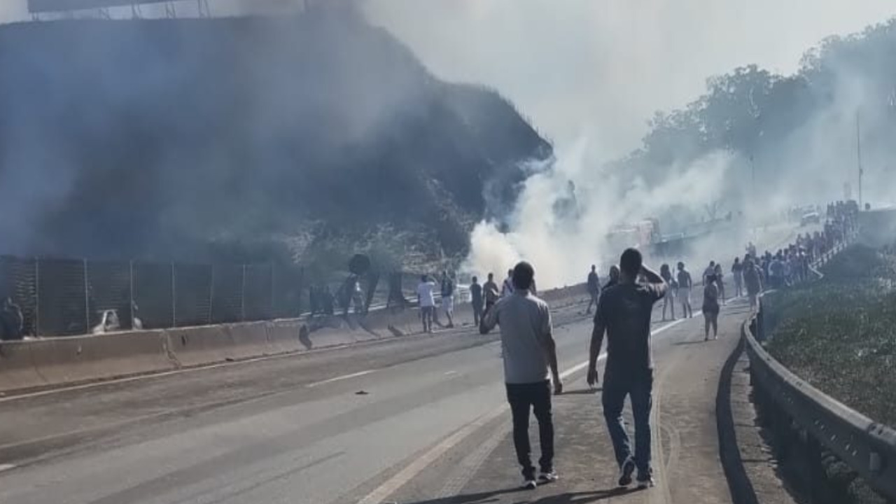 Camión de Gas vuelca y provoca mega explosión que consume una gasolinera: el momento exacto fue captado en VIDEO (SENSIBLE)