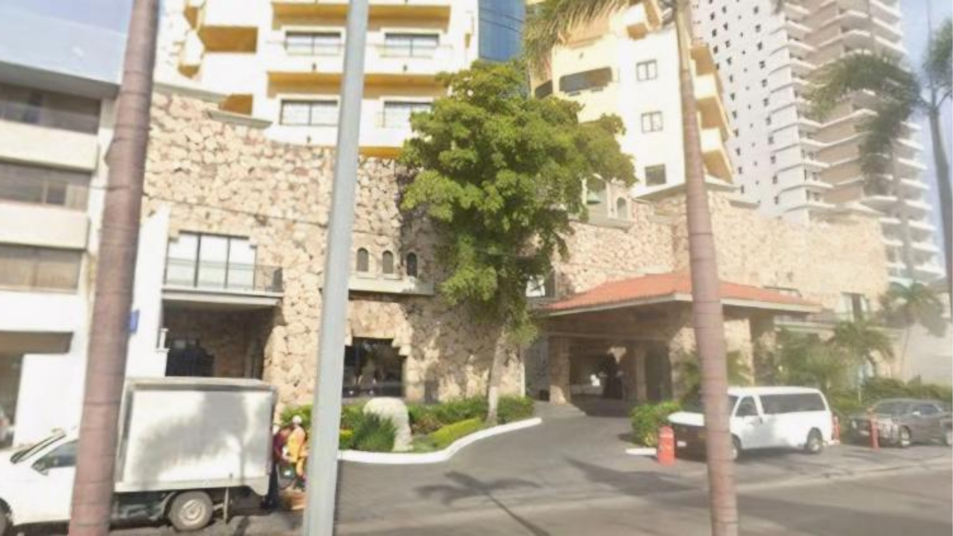 Hombre muere al caer desde el noveno piso de un hotel en Mazatlán