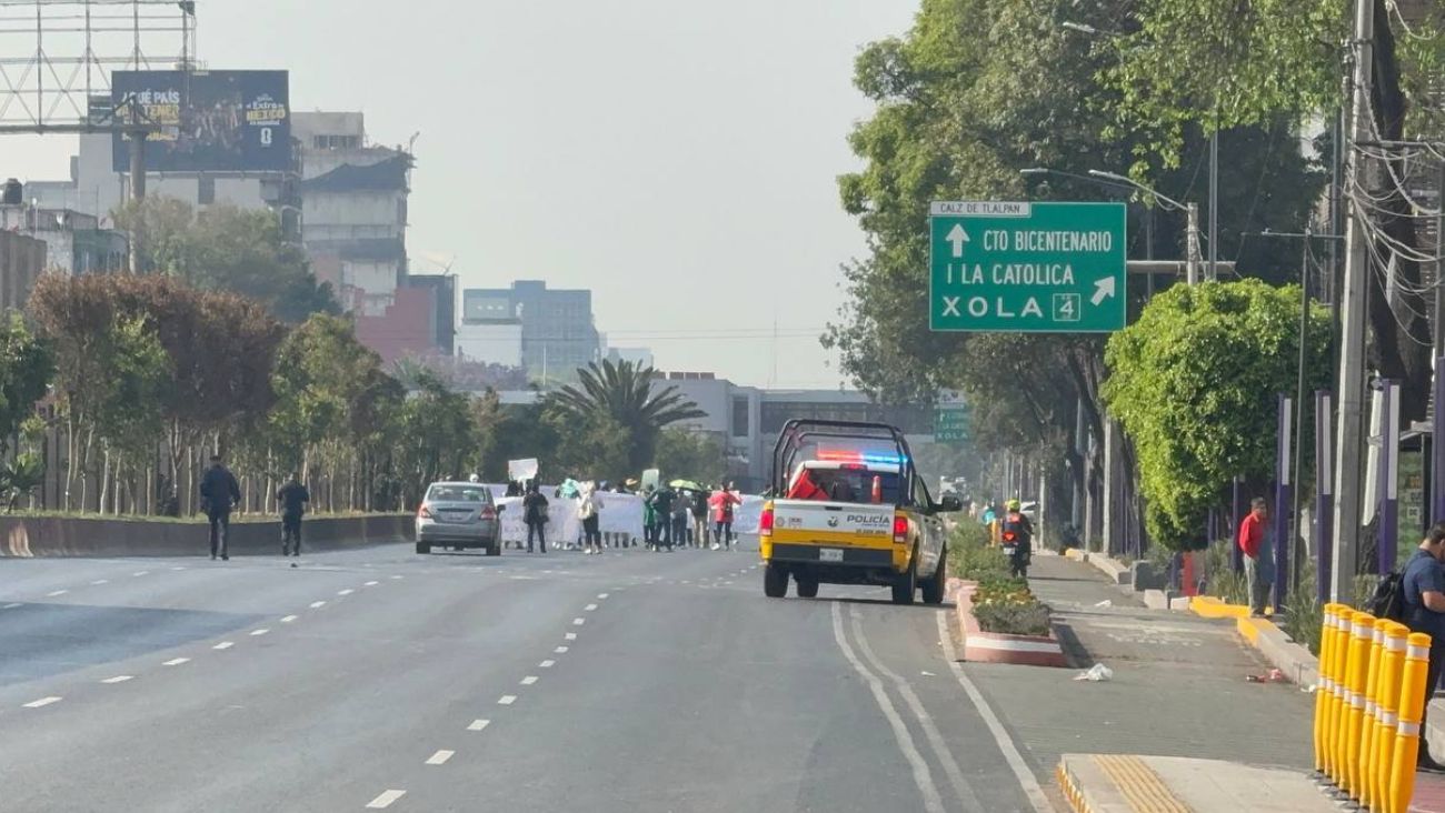 Marcha y bloqueos paralizan avenidas principales de CDMX hoy