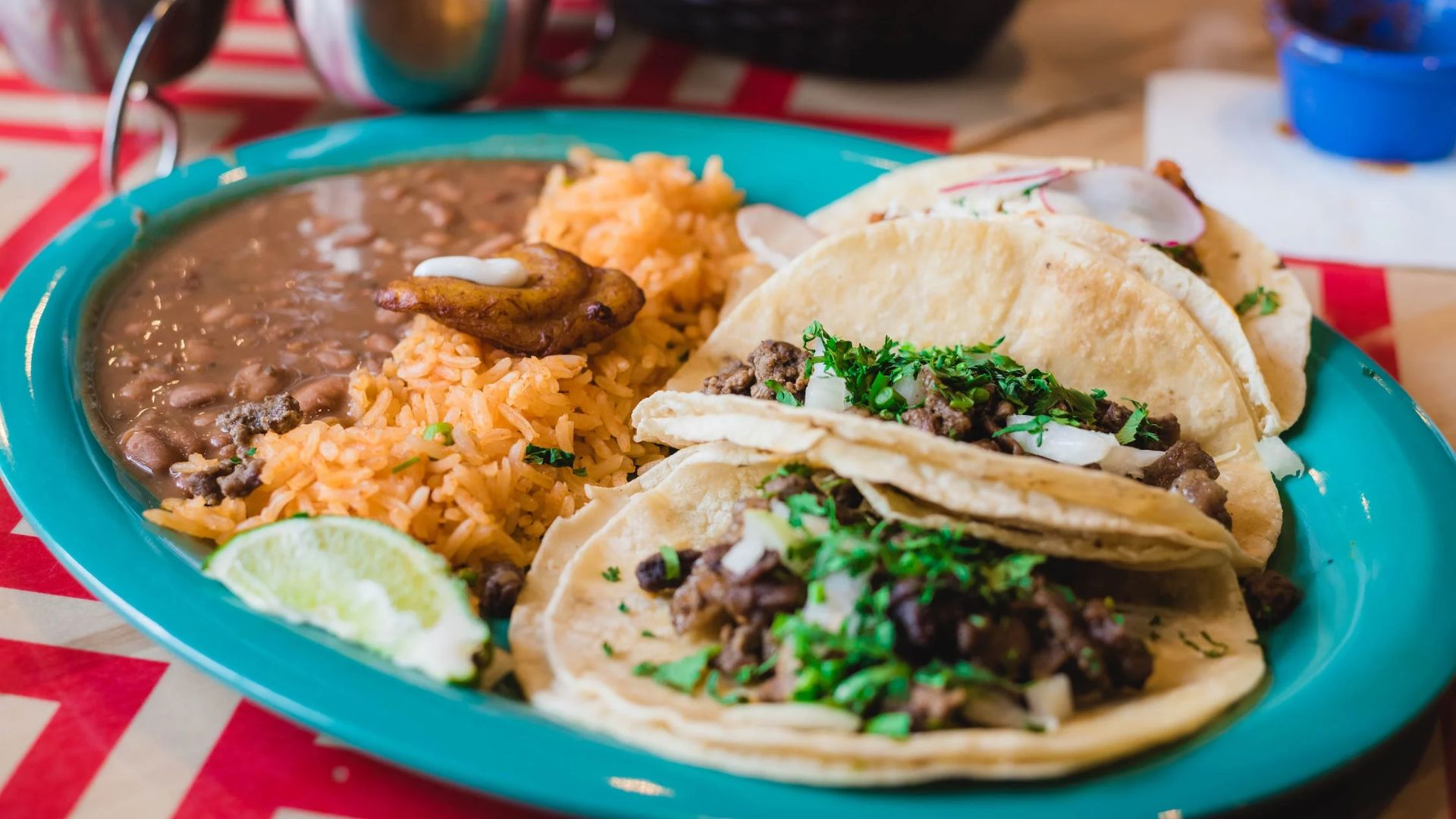 Comida corrida, ¿cuál es su precio en CDMX?