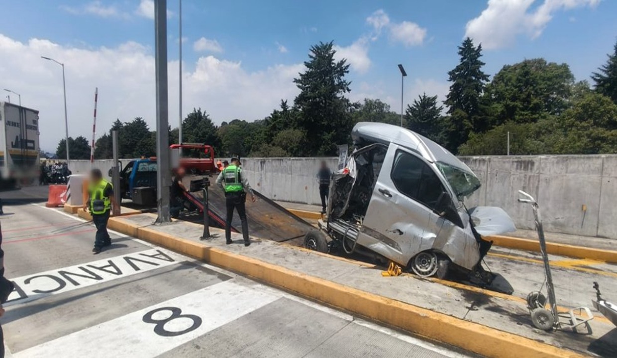 VIDEO: Así quedó automóvil tras accidente en la autopista México–Toluca HOY