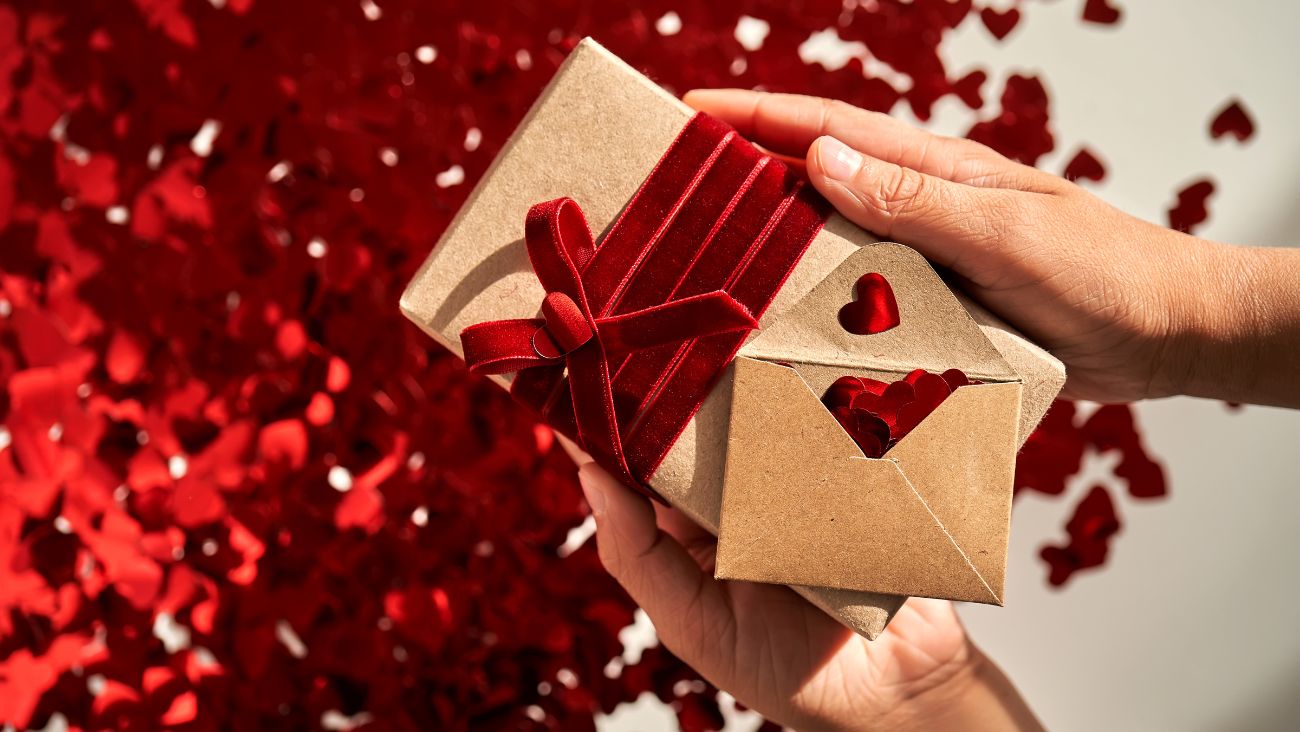 14 de Febrero: Precio de los regalos más populares para el Día del Amor y la Amistad 2026