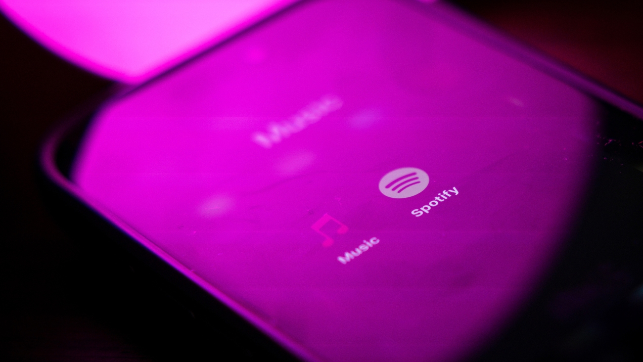 Menos notificaciones y más canciones; así puedes usar tu celular solo para escuchar música