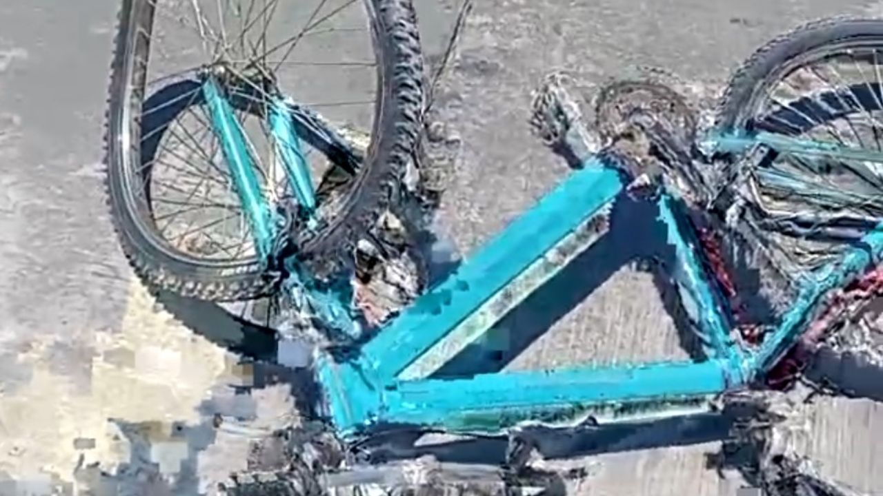 IMÁGENES SENSIBLES: Patrulla estatal atropella a ciclista en Tehuacán hoy martes; víctima se reporta delicada