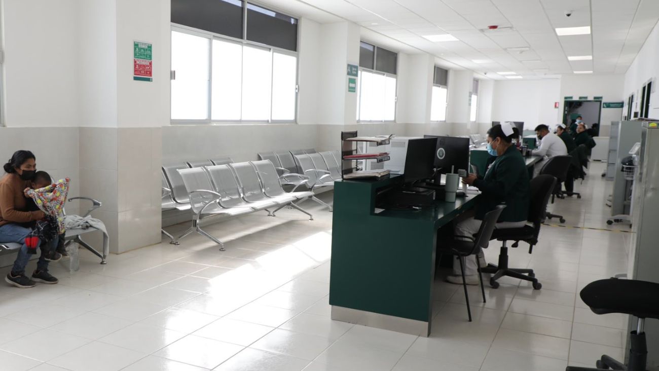 Lanzan convocatoria de médicas y médicos especialistas para trabajar en el IMSS