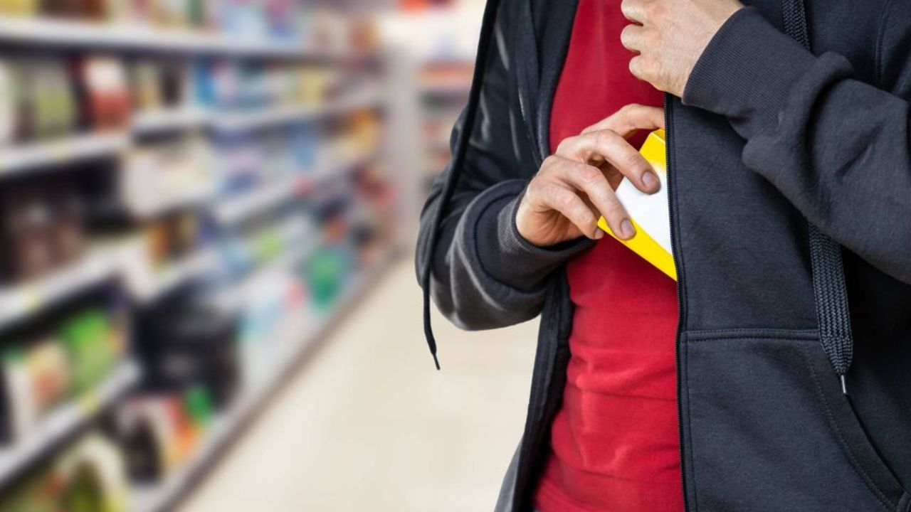 Farderos roban local de gorras en plaza de San Andrés Cholula