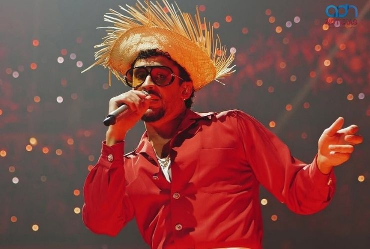 VIDEO: Bad Bunny sufre caída en pleno inicio del DtMF World Tour 2025 en CDMX