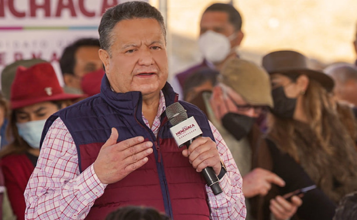 Julio Menchaca deja Senado para ir por gubernatura de Hidalgo