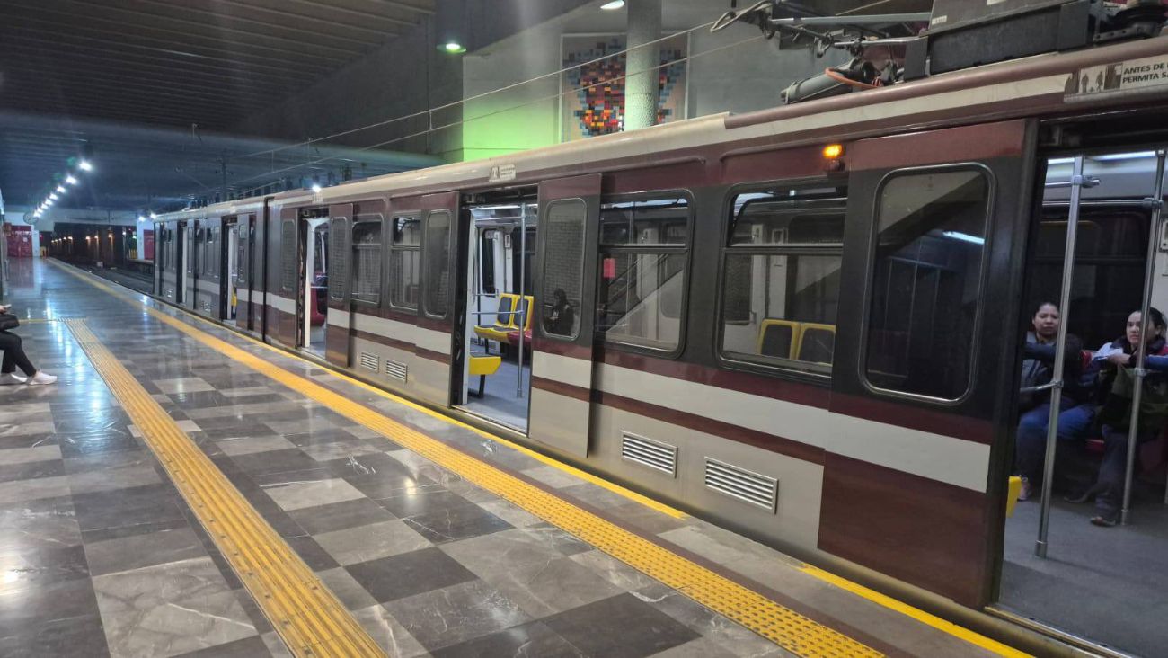 Choque de ferrocarril contra camión frena la circulación de la Línea 4 del Tren Eléctrico; rutas alternas en Guadalajara