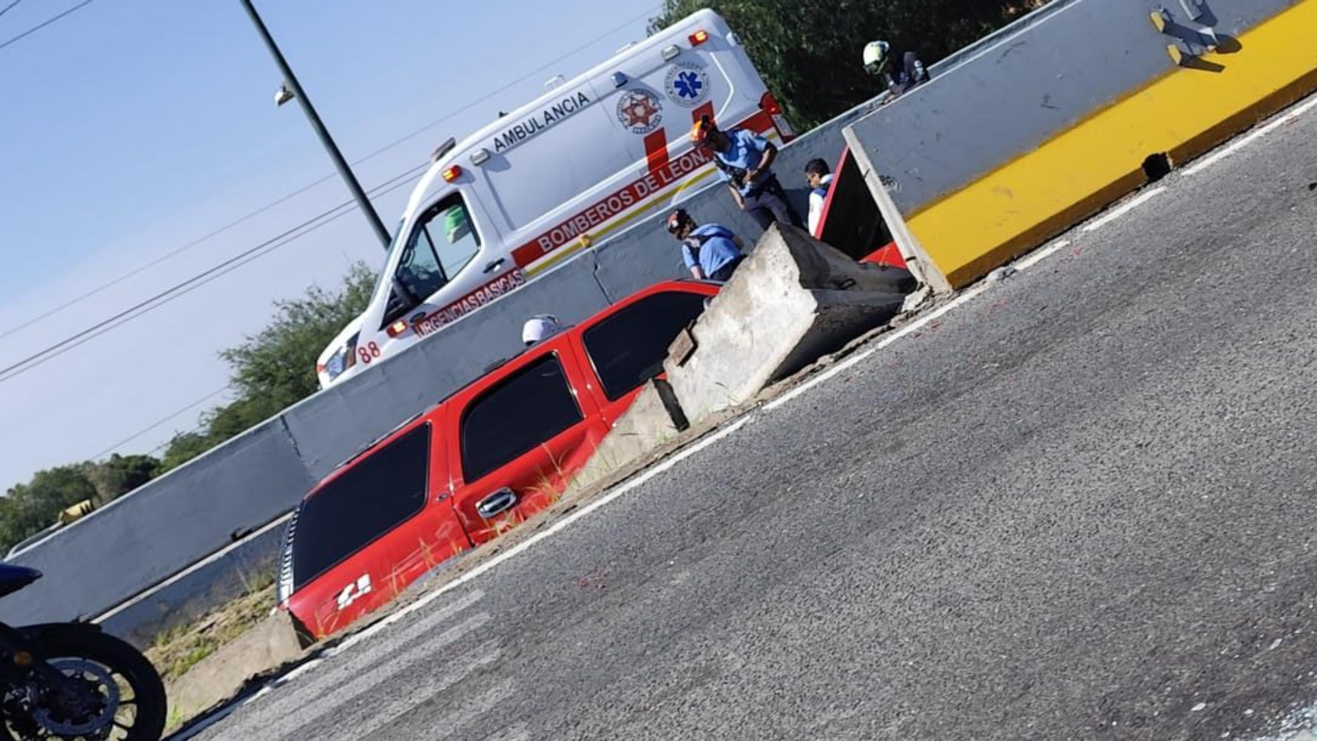 Accidente en la carretera León-Silao hoy sábado 4 de octubre 2025 ...