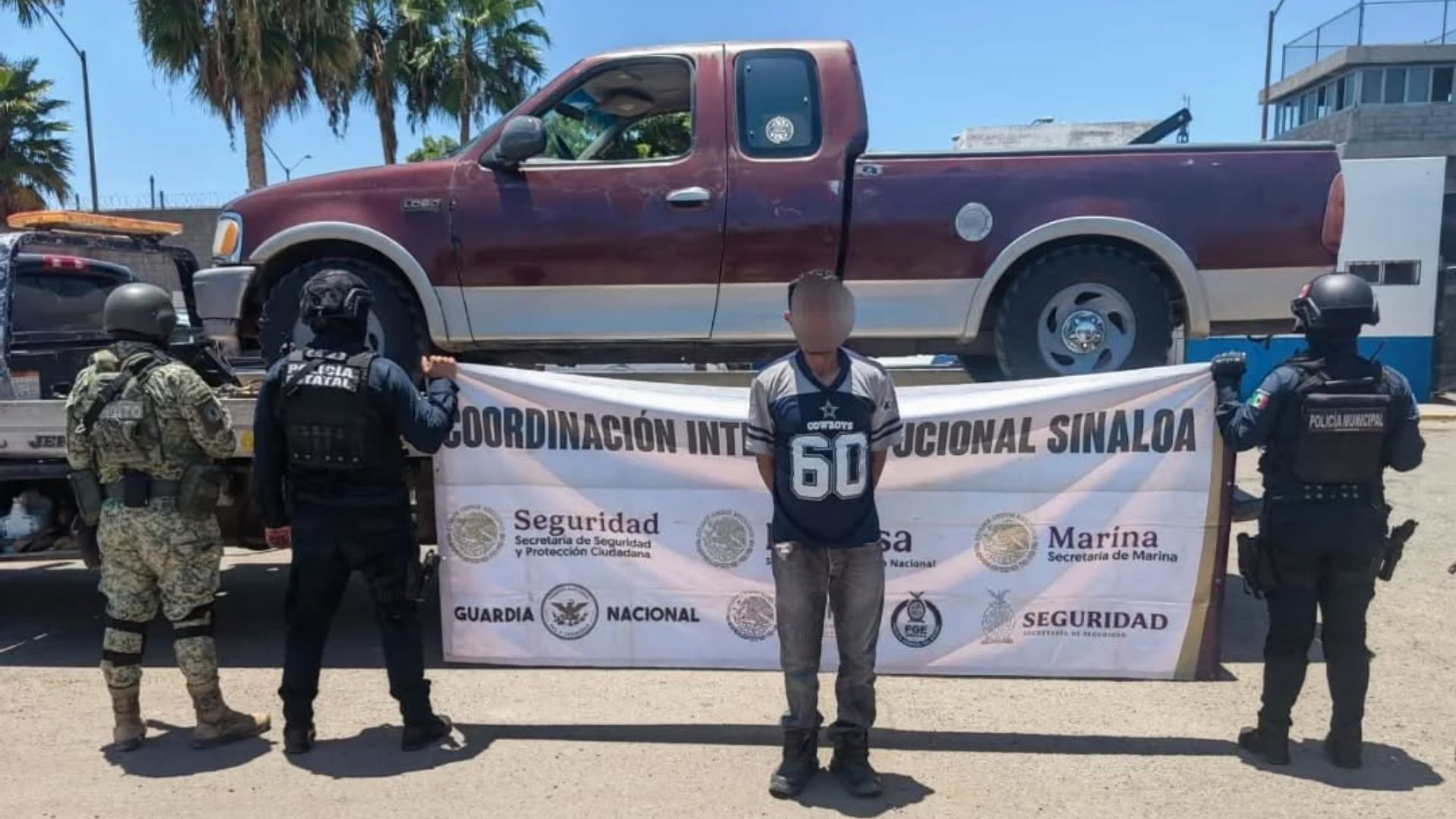 Detienen a un hombre a bordo de una camioneta robada, en Villa Juárez ...