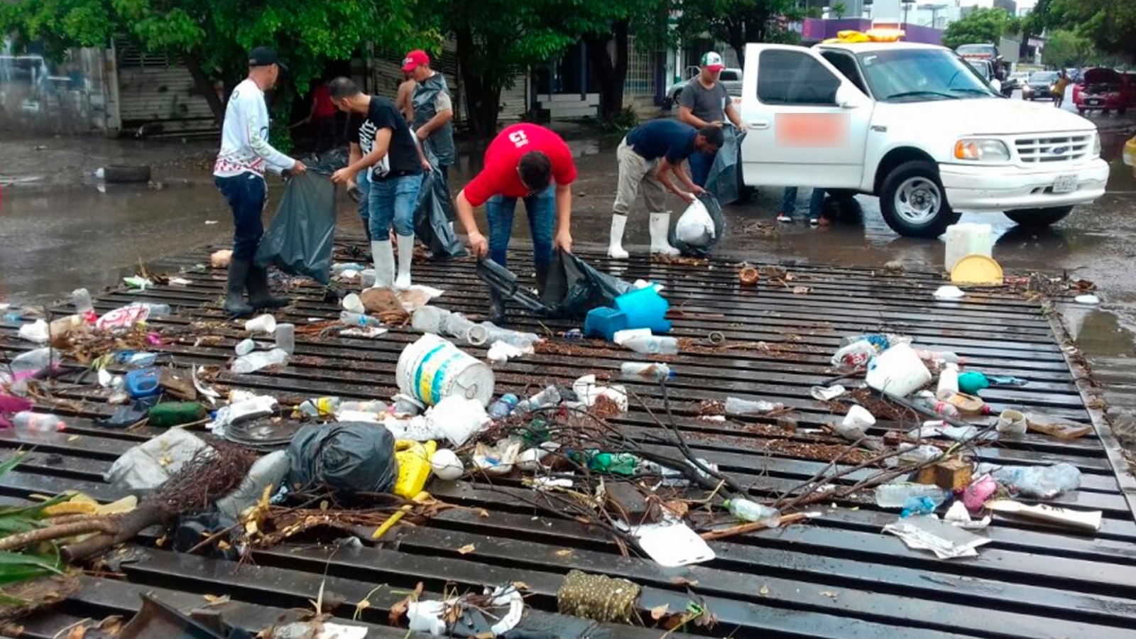 Tips para evitar que la basura se acumule en las calles durante las lluvias